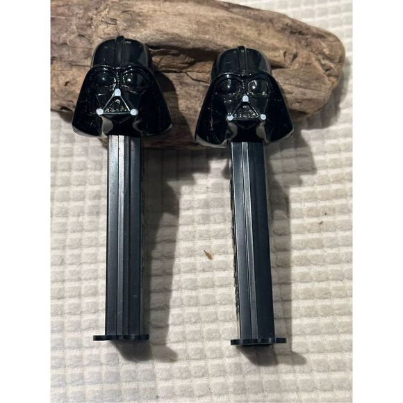 Lot of 2 Darth Vader Pez dispensers - Picture 1 of 4
